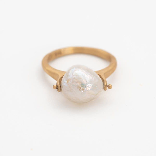Baroque Pearl Roller Ring