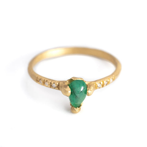 Emerald Shield Sparkle Ring